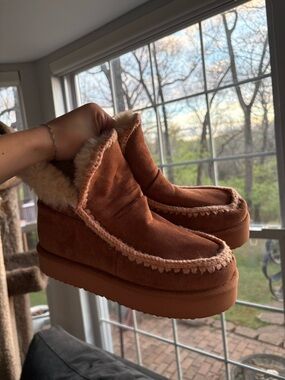 aerie Faux-Shearling Suede Platform Slipper Boots tan/brown